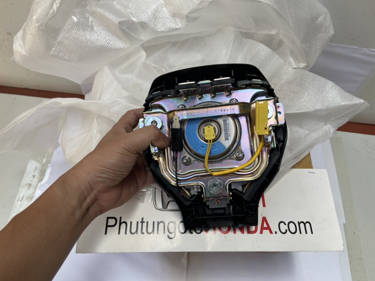 Túi khí vô lăng xe Honda Brio